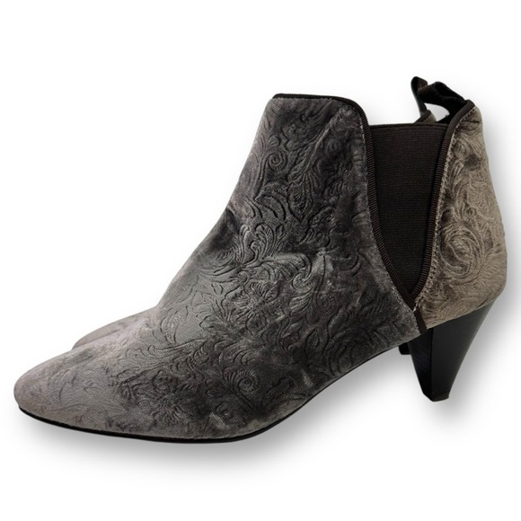Sixtyseven Anthropologie Smoky Gray Velvet Floral Embossed Ankle Boots 6.5 - Picture 1 of 16